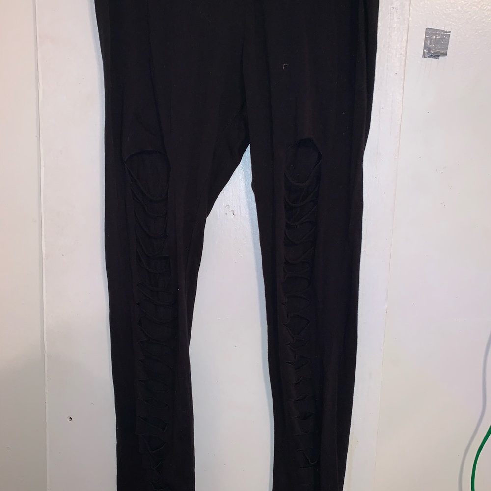 Ripped yoga pants. L